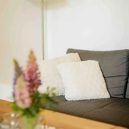 Riinude Kodumajutus * Kuressaare