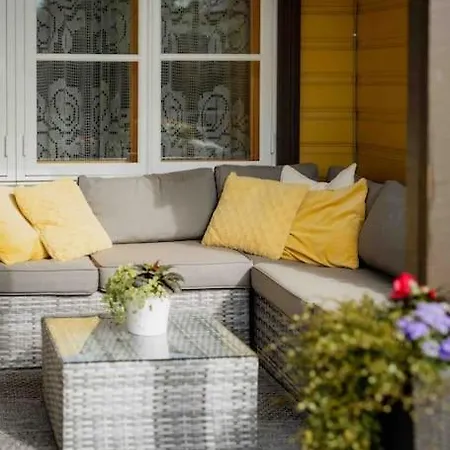 Riinude Kodumajutus * Kuressaare