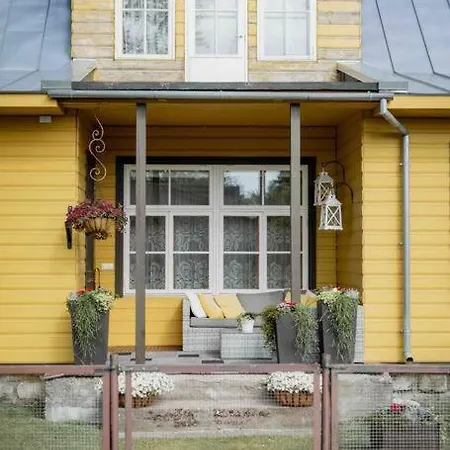 Riinude Kodumajutus * كوريسارِ