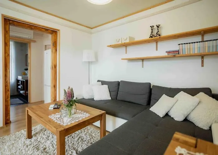 Riinude Kodumajutus * Kuressaare